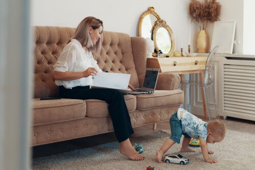 beautiful-business-woman-working-home-multi-tasking-freelance-motherhood-concept beautiful-business-woman-working-home-multi-tasking-freelance-motherhood-concept