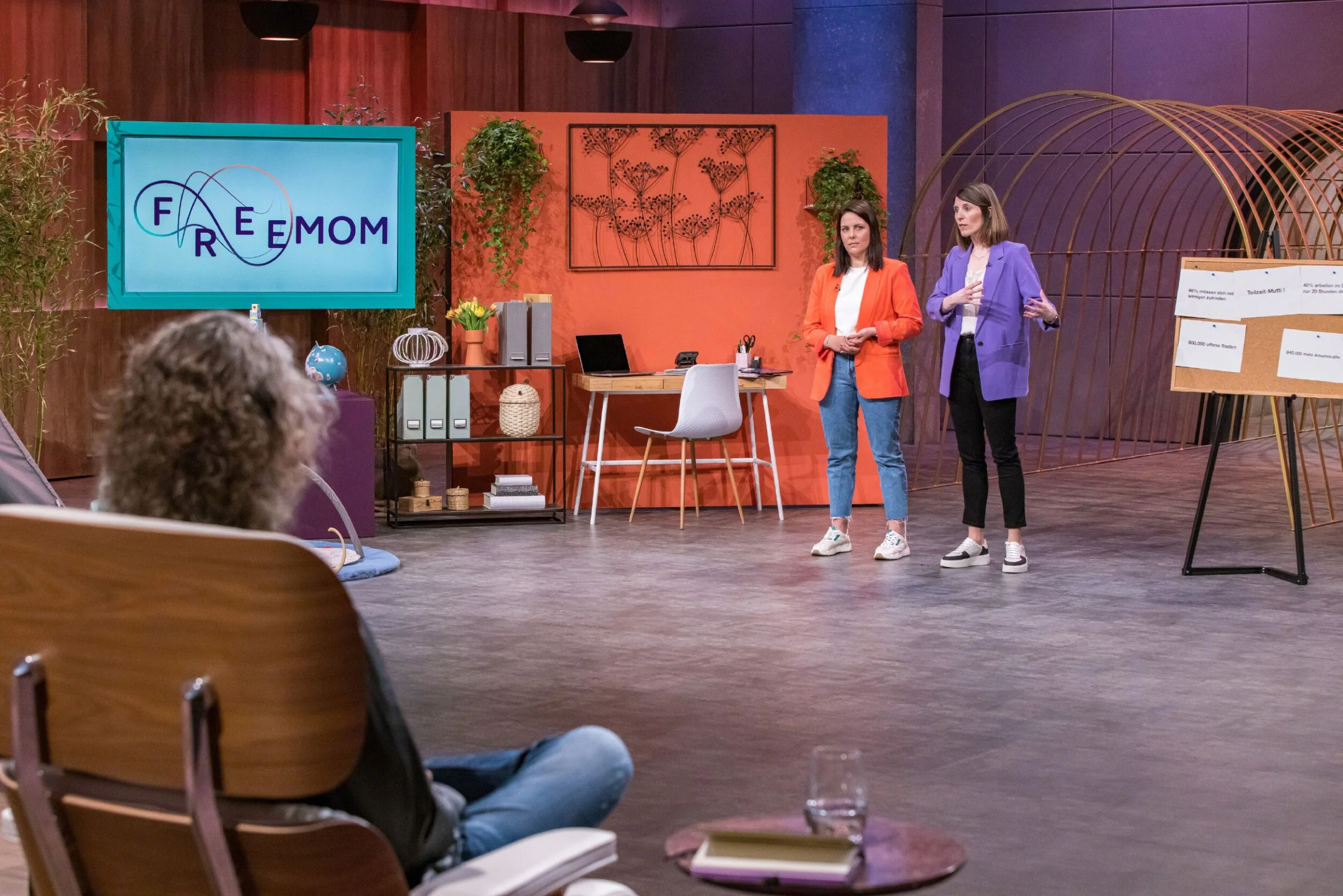 DHDL14 FreeMOM1 DHDL14 FreeMOM1